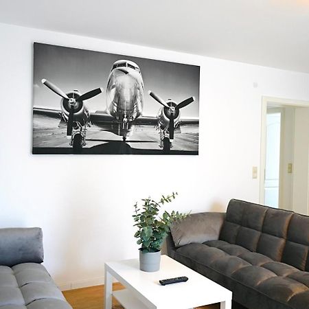 Stilvolles Apartment In Stadtnaehe-Parkplatz- 4 Personen- Balkon Wolfsburg Dış mekan fotoğraf