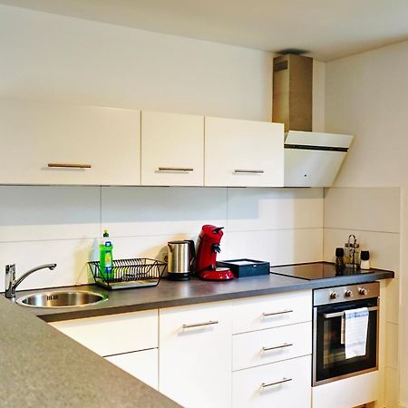 Stilvolles Apartment In Stadtnaehe-Parkplatz- 4 Personen- Balkon Wolfsburg Dış mekan fotoğraf