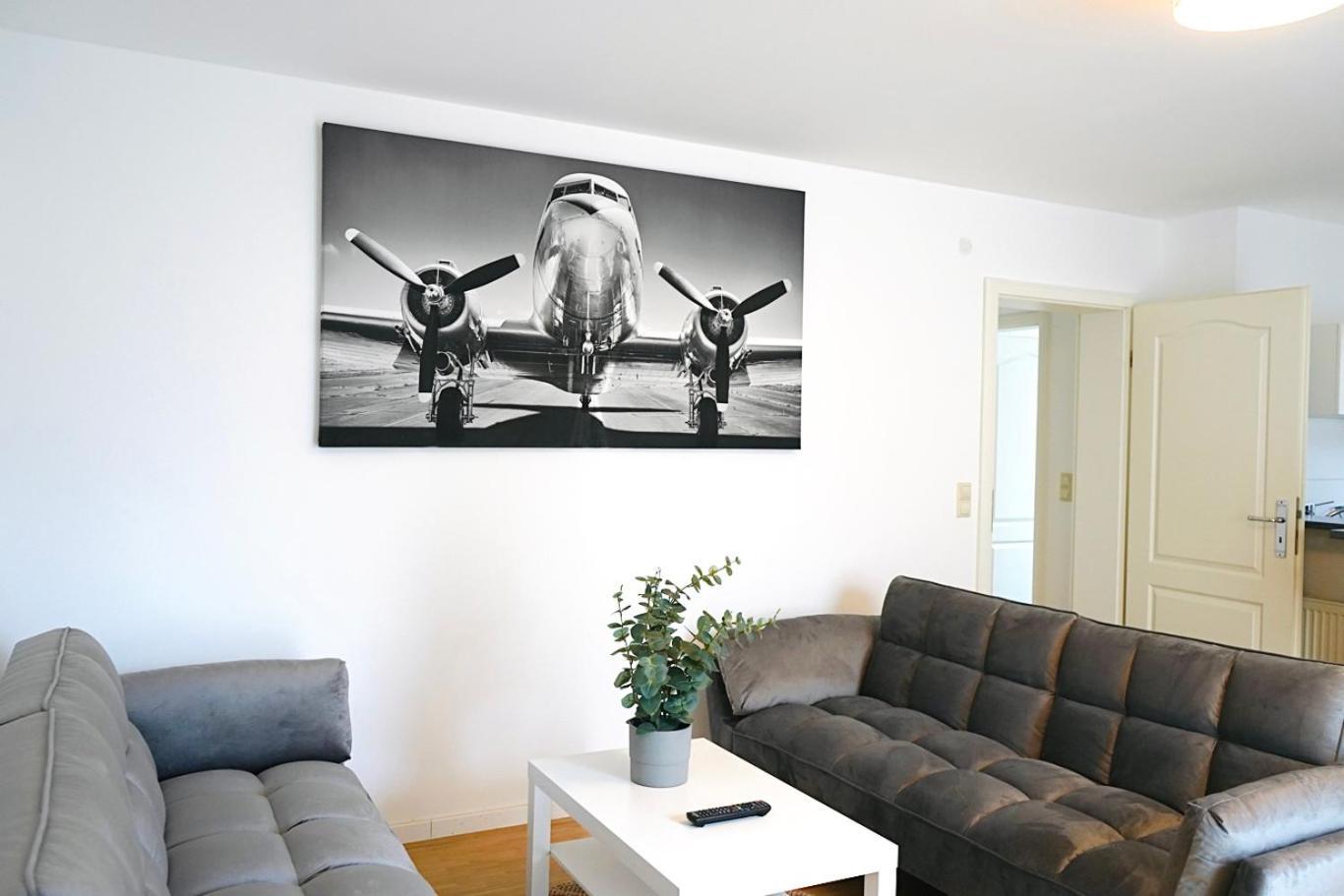 Stilvolles Apartment In Stadtnaehe-Parkplatz- 4 Personen- Balkon Wolfsburg Dış mekan fotoğraf
