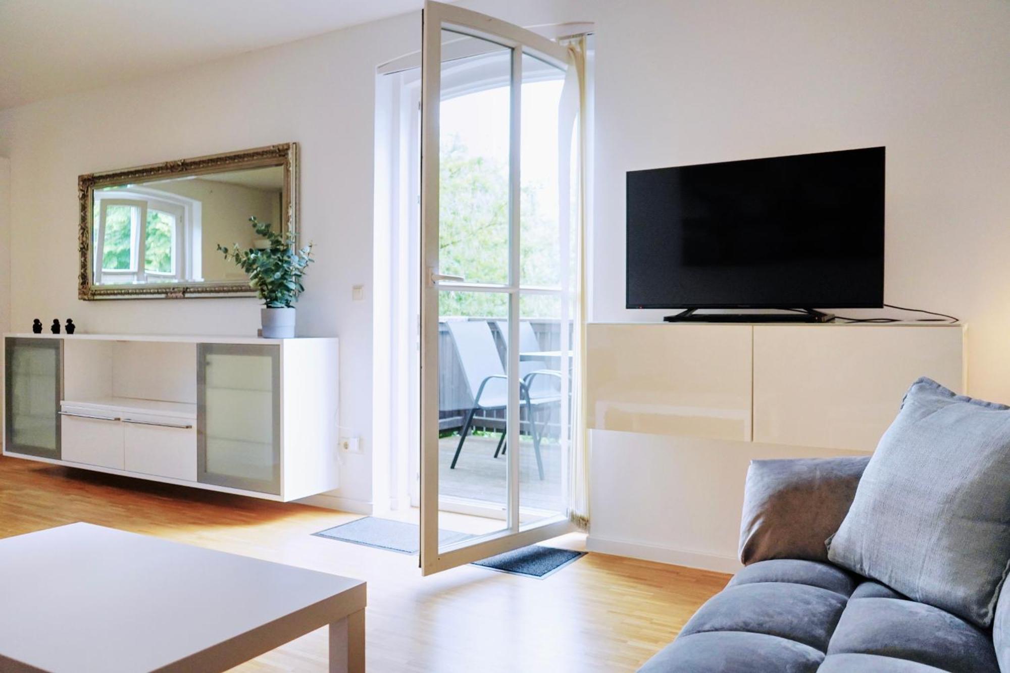 Stilvolles Apartment In Stadtnaehe-Parkplatz- 4 Personen- Balkon Wolfsburg Dış mekan fotoğraf