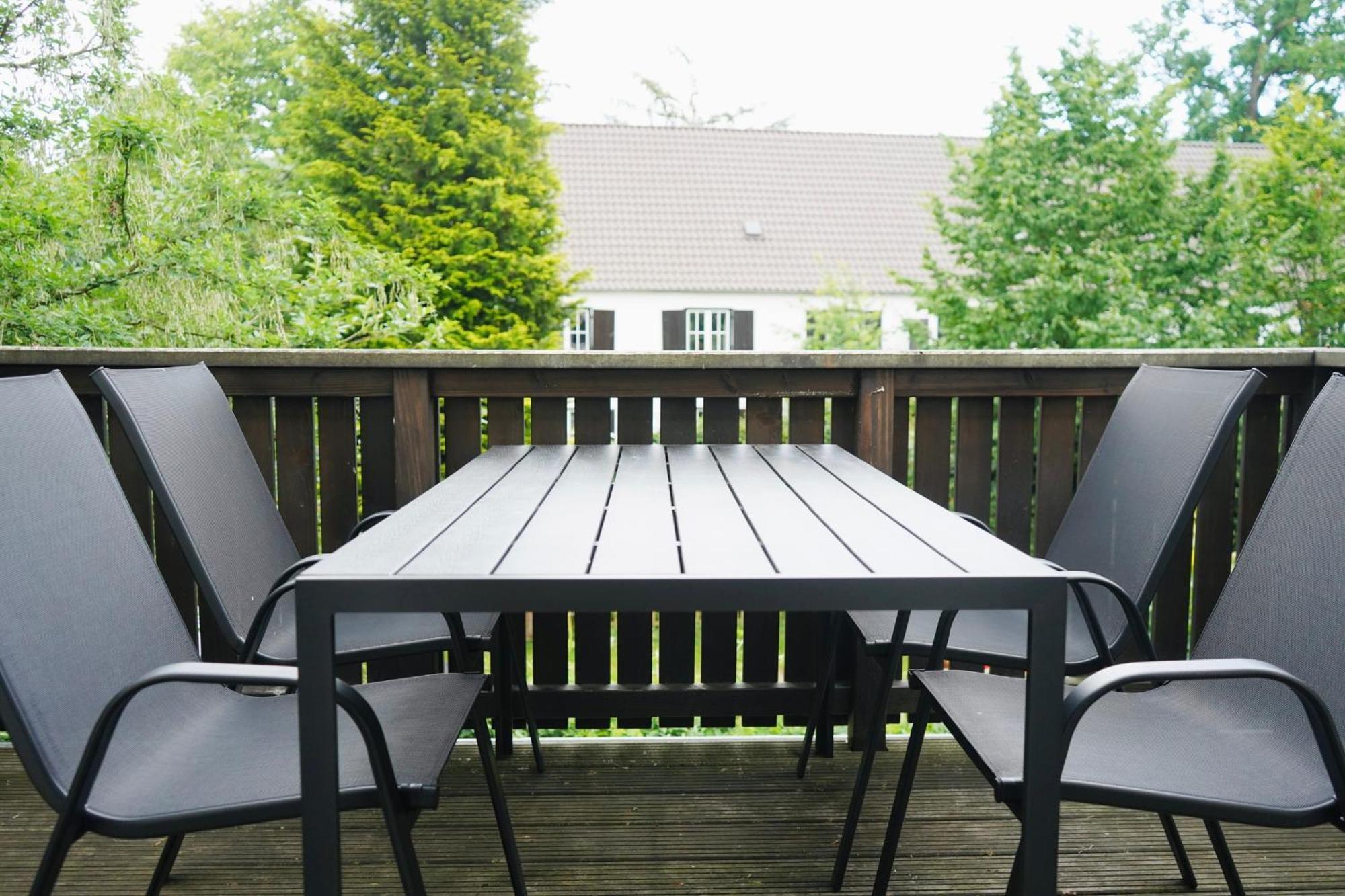 Stilvolles Apartment In Stadtnaehe-Parkplatz- 4 Personen- Balkon Wolfsburg Dış mekan fotoğraf